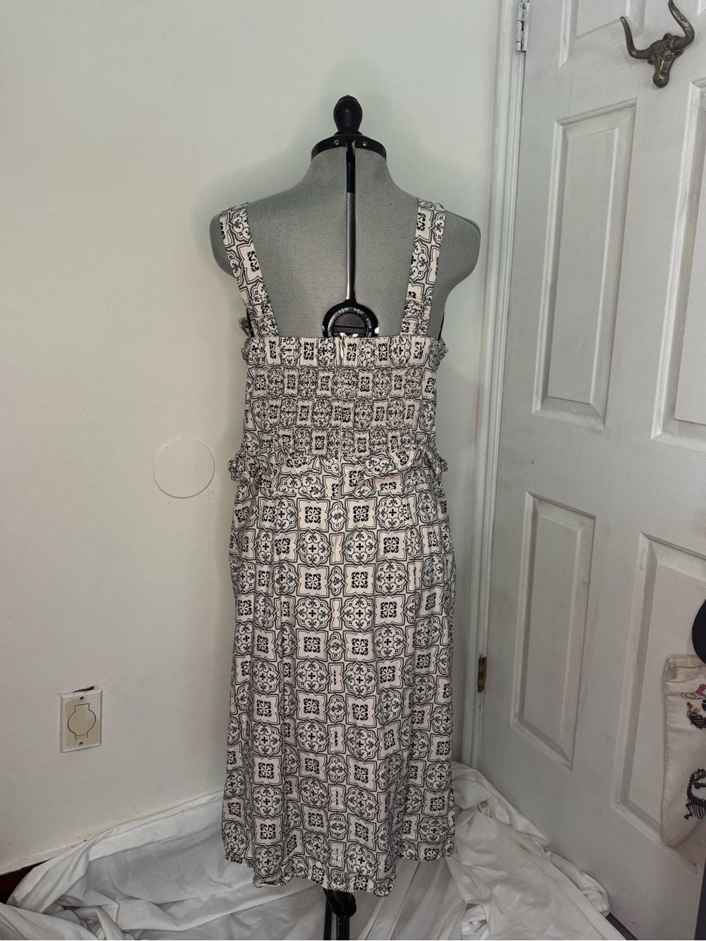 Ann Taylor Square-Neck Printed Midi Dress in Cream and Black - Picture 2 of 6